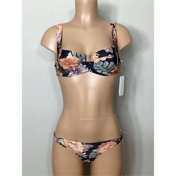 New. L*SPACE floral bikini. XS. Retails $198 - Picture 7 of 10